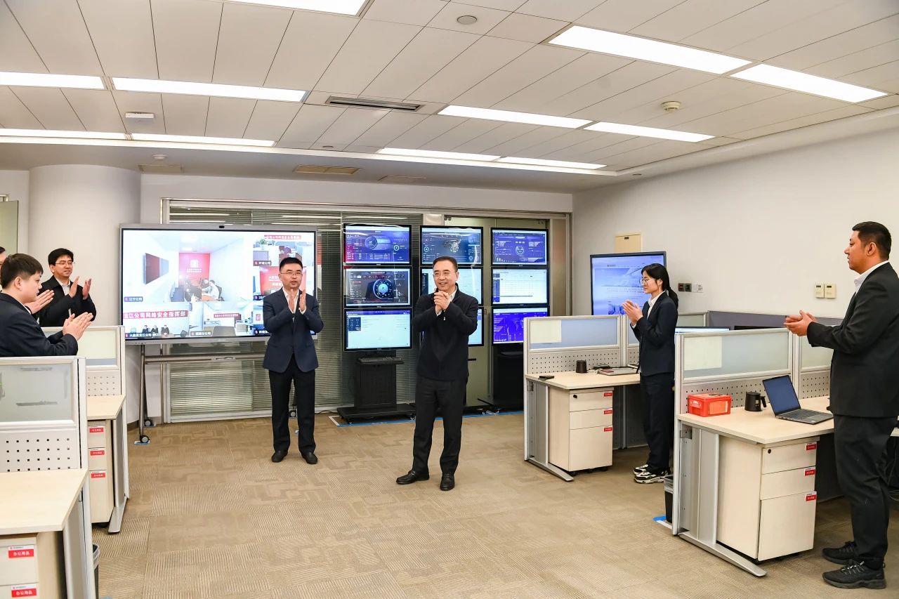 1707466978621016320.jpg 1707466978621016320.jpg