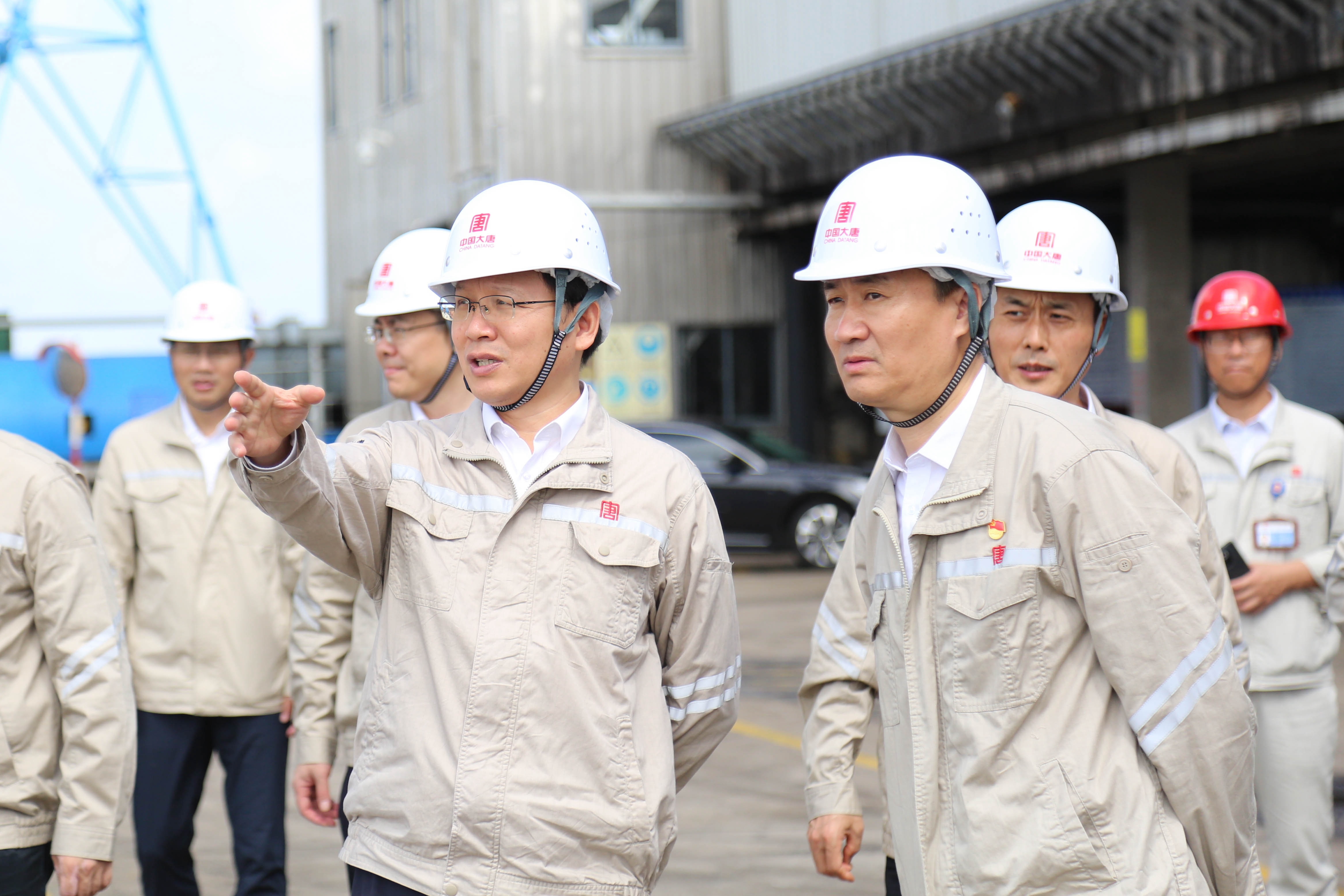 1724996071817047834.jpg 3.张传江在吕四港发电公司码头调研指导工作.jpg